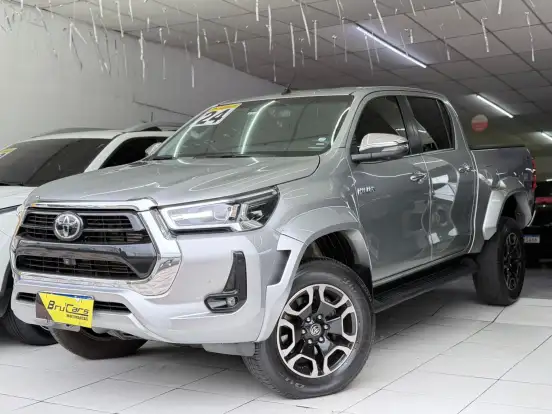 TOYOTA-HILUX-2.8 D-4D TURBO DIESEL CD SRX PLUS 4X4 AUTOMÁTICO TOYOTA-HILUX-2023