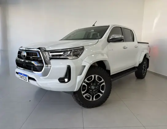 TOYOTA HILUX 2.8 D-4D TURBO DIESEL CD SRX PLUS 4X4 AUTOMÁTICO