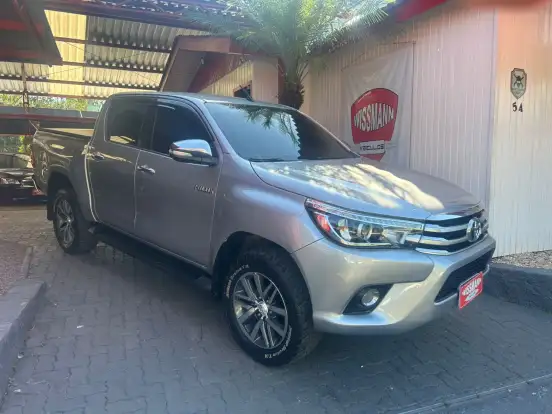 TOYOTA-HILUX-2.8 SRX 4X4 CD 16V DIESEL 4P AUTOMÁTICO TOYOTA-HILUX-2016
