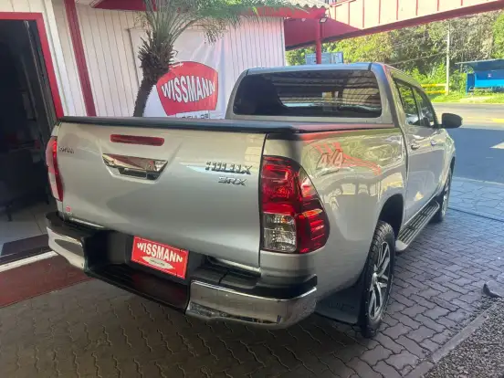TOYOTA-HILUX-2016