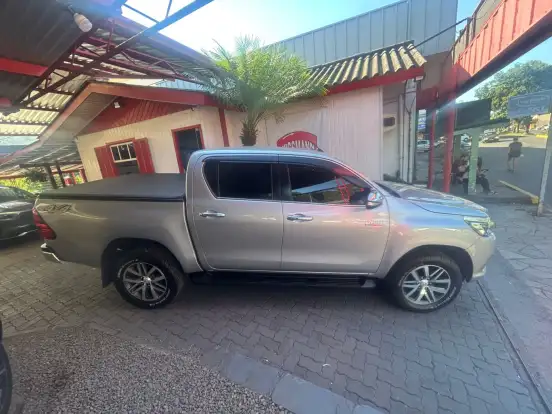 TOYOTA-HILUX-2016