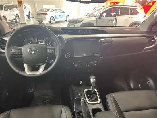 TOYOTA-HILUX-2026