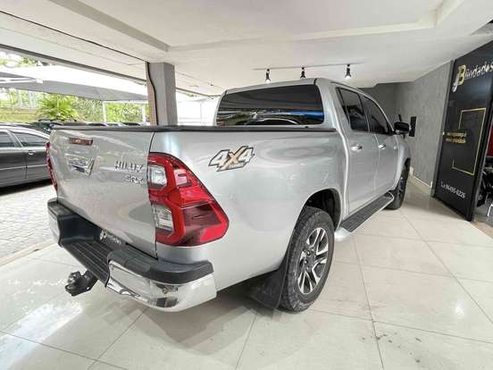 TOYOTA-HILUX-2017