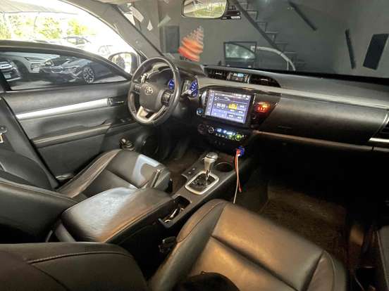 TOYOTA-HILUX-2017