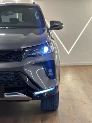 TOYOTA-HILUX SW4-2024
