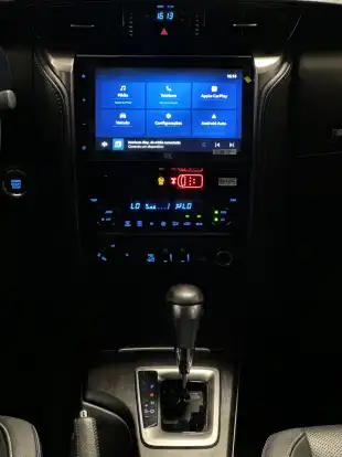 TOYOTA-HILUX SW4-2024