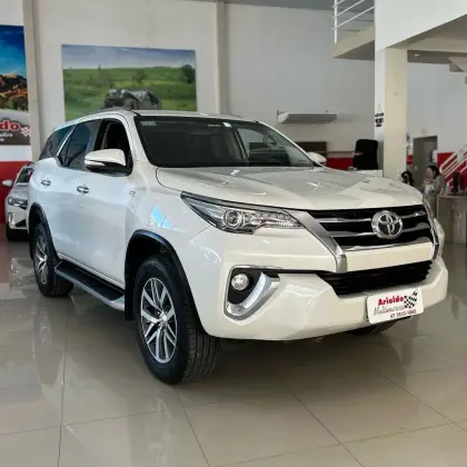 TOYOTA HILUX SW4 2.8 SRX 4X4 16V TURBO INTERCOOLER DIESEL 4P AUTOMÁTICO TOYOTA HILUX SW4 2.8 SRX 4X4 16V TURBO INTERCOOLER DIESEL 4P AUTOMÁTICO