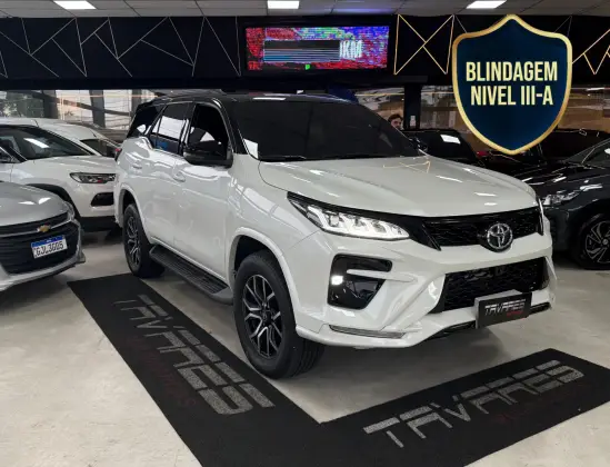 TOYOTA HILUX SW4 2.8 SRX DIAMOND 4X4 7 LUGARES 16V TURBO INTERCOOLER DIESEL 4P AUTOMÁTICO