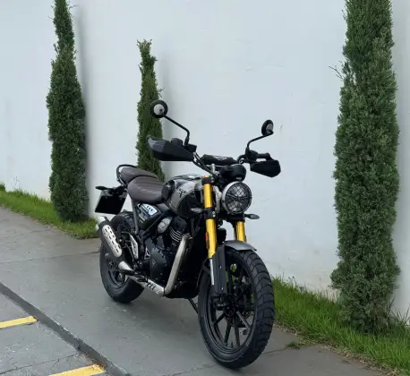 TRIUMPH SCRAMBLER 400 X 