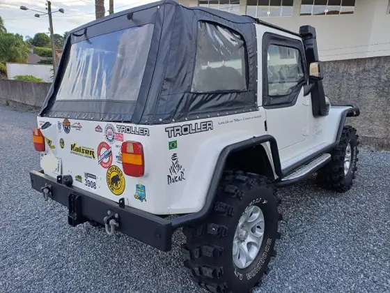 TROLLER RF 2.0 SPORT 4X4 TETO DE LONA GASOLINA 2P MANUAL