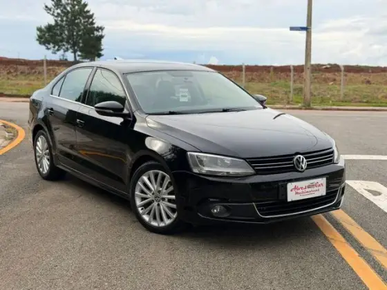 VOLKSWAGEN JETTA 2.0 COMFORTLINE FLEX 4P TIPTRONIC