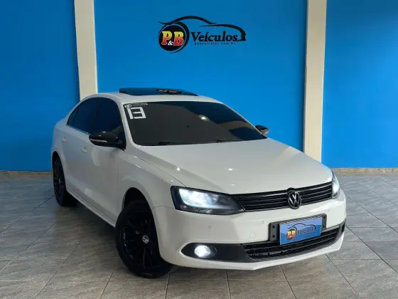 VOLKSWAGEN JETTA 2.0 TSI HIGHLINE 200CV GASOLINA 4P TIPTRONIC VOLKSWAGEN JETTA 2.0 TSI HIGHLINE 200CV GASOLINA 4P TIPTRONIC