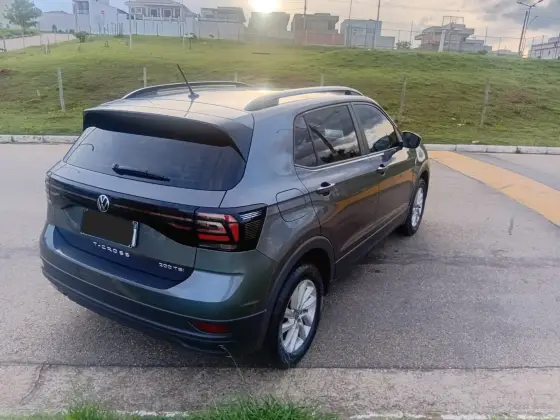 VOLKSWAGEN T-CROSS 1.0 200 TSI TOTAL FLEX SENSE AUTOMÁTICO