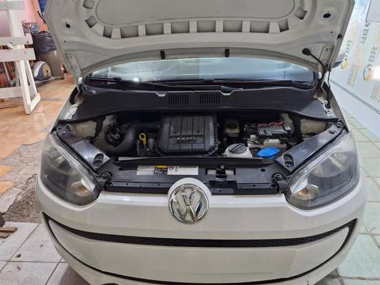VOLKSWAGEN-UP-2014