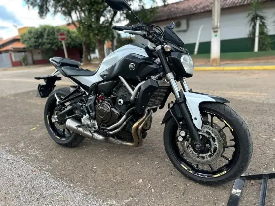 YAMAHA MT-07 YAMAHA MT-07