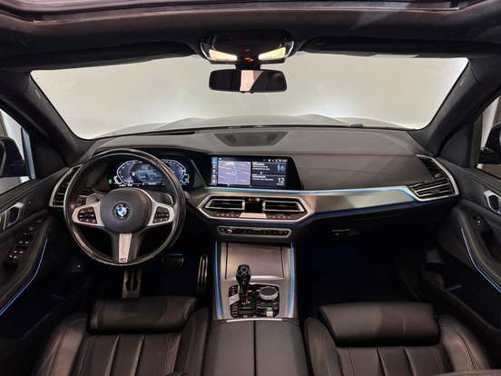 BMW-X5-2021