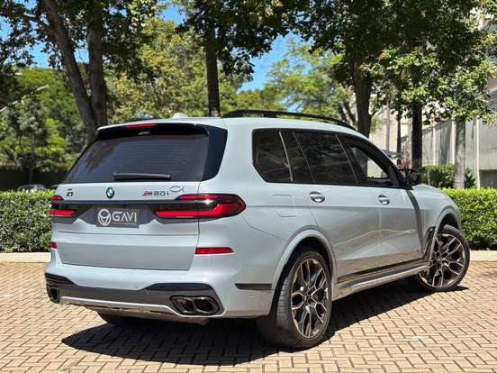 BMW-X7-4.4 V8 GASOLINA M60i STEPTRONIC BMW-X7-2024