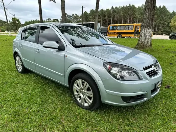 CHEVROLET VECTRA 2.0 MPFI GT HATCH 8V FLEX 4P MANUAL