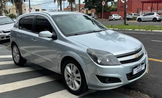 CHEVROLET VECTRA 2.0 MPFI GT HATCH 8V FLEX 4P MANUAL