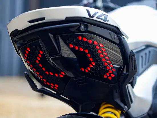 DUCATI-DIAVEL V4 DUCATI-DIAVEL V4-2025