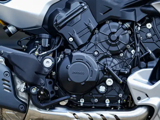DUCATI-DIAVEL V4-2025
