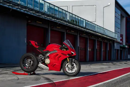 DUCATI-PANIGALE V4 S DUCATI-PANIGALE V4 S-2024