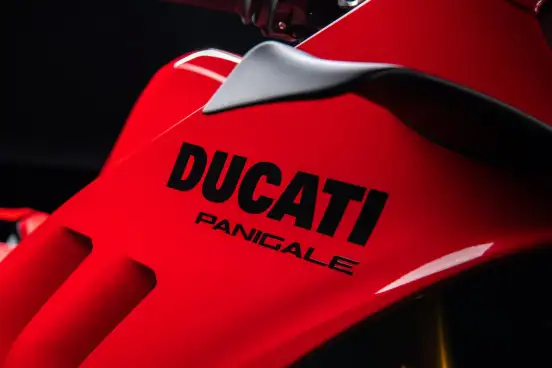 DUCATI-PANIGALE V4 S-2024
