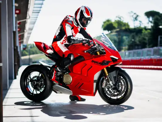 DUCATI-PANIGALE V4 S DUCATI-PANIGALE V4 S-2024