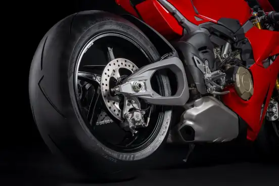 DUCATI-PANIGALE V4 S-2025