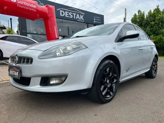 FIAT BRAVO 1.8 ESSENCE 16V FLEX 4P AUTOMATIZADO FIAT BRAVO 1.8 ESSENCE 16V FLEX 4P AUTOMATIZADO