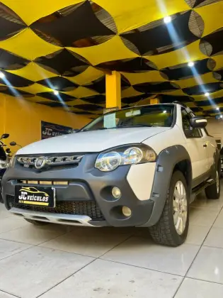 FIAT STRADA 1.8 MPI ADVENTURE CE 16V FLEX 2P MANUAL FIAT STRADA 1.8 MPI ADVENTURE CE 16V FLEX 2P MANUAL