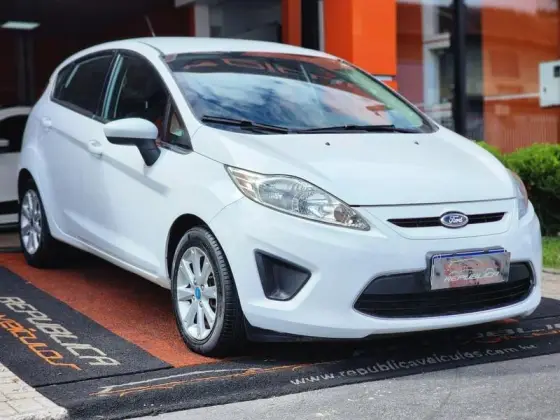 FORD FIESTA 1.6 SE HATCH 16V FLEX 4P MANUAL