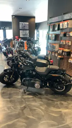 HARLEY-DAVIDSON SOFTAIL FAT BOB 114 