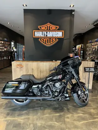 HARLEY-DAVIDSON STREET GLIDE HARLEY-DAVIDSON STREET GLIDE
