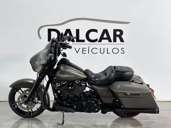HARLEY-DAVIDSON STREET GLIDE 