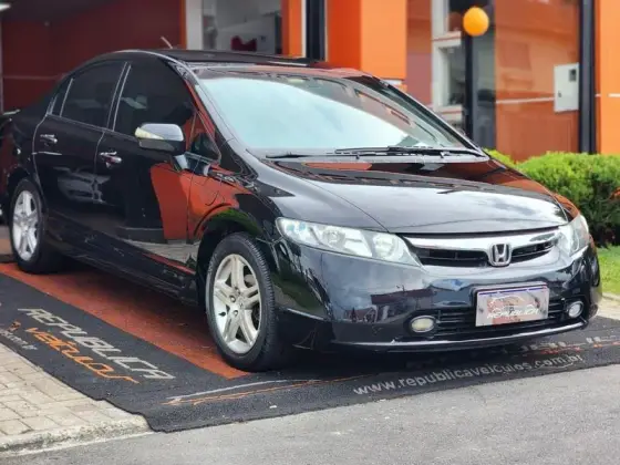 HONDA CIVIC 1.8 EXS 16V FLEX 4P AUTOMÁTICO HONDA CIVIC 1.8 EXS 16V FLEX 4P AUTOMÁTICO