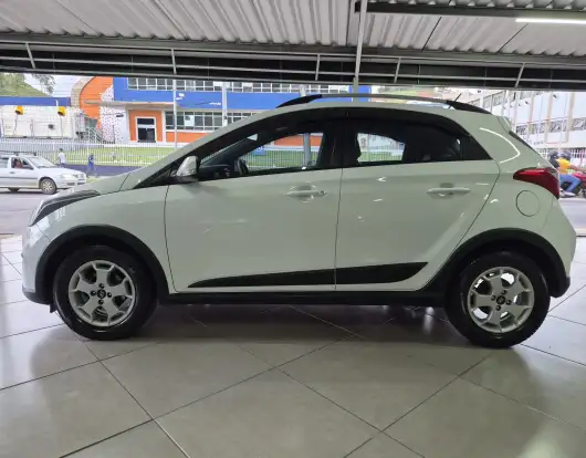 HYUNDAI-HB20X-2014