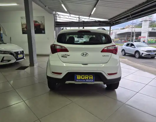 HYUNDAI-HB20X-2014