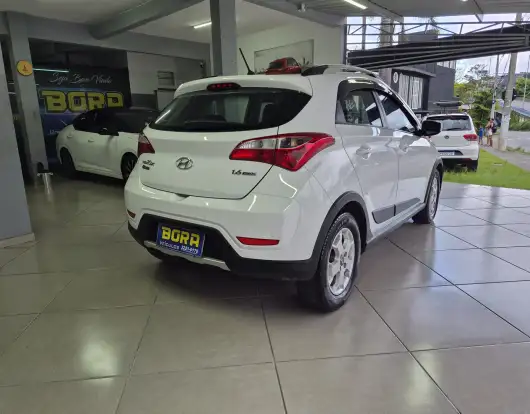 HYUNDAI-HB20X-2014
