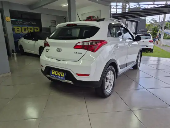 HYUNDAI-HB20X-1.6 16V STYLE FLEX 4P MANUAL HYUNDAI-HB20X-2014