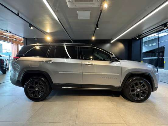 JEEP-COMMANDER-2025