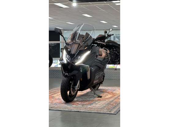 KYMCO-AK 550i-2025