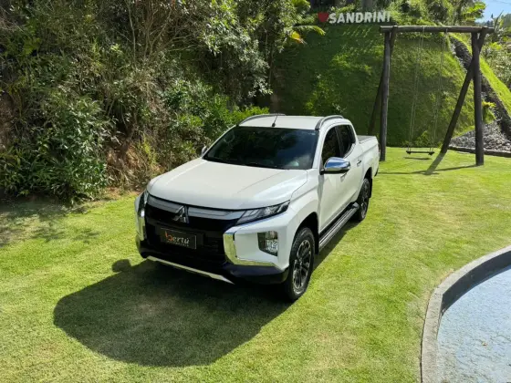 MITSUBISHI L200 TRITON 2.4 16V TURBO DIESEL SPORT HPE CD 4P 4X4 AUTOMÁTICO