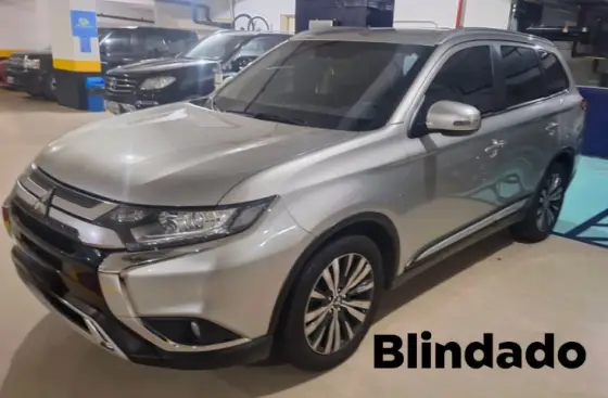 MITSUBISHI OUTLANDER 2.0 MIVEC GASOLINA HPE AUTOMÁTICO