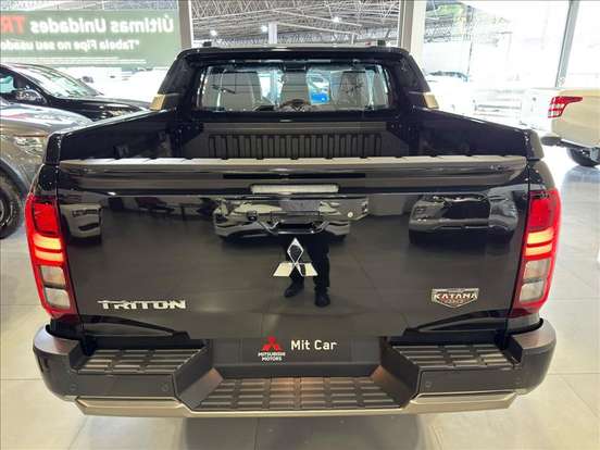MITSUBISHI-TRITON-2025