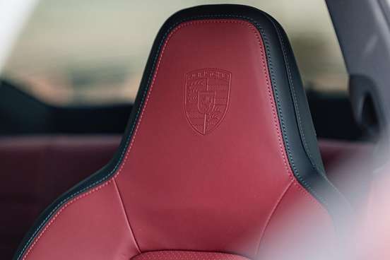 PORSCHE-911-2025