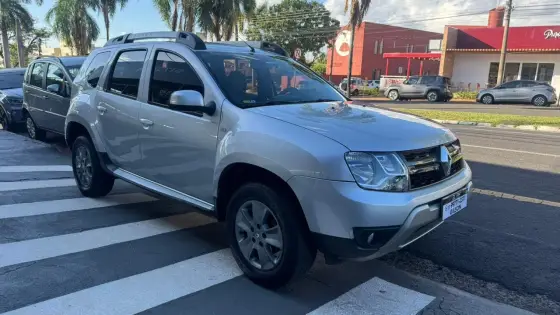 RENAULT DUSTER 2.0 DYNAMIQUE 4X2 16V FLEX 4P AUTOMÁTICO