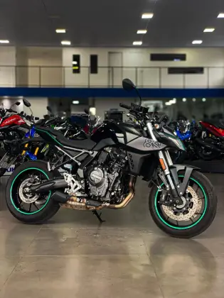 SUZUKI GSX-8S SUZUKI GSX-8S