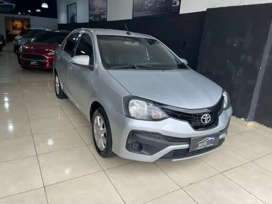 TOYOTA ETIOS 1.5 X PLUS SEDAN 16V FLEX 4P AUTOMÁTICO
