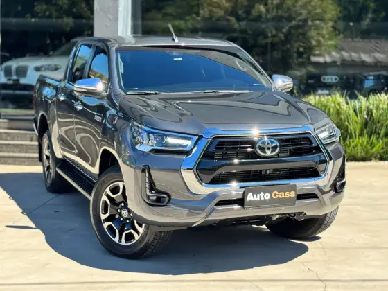 TOYOTA HILUX 2.8 D-4D TURBO DIESEL CD SRX 4X4 AUTOMÁTICO